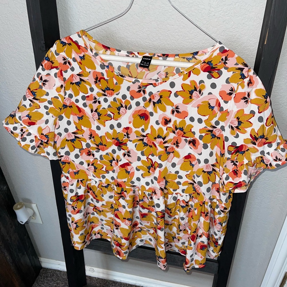 SHEIN Floral Top Size Large